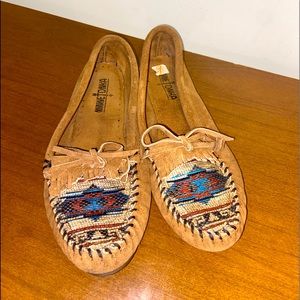 Minnetonka el paso slip on moccasins size 9